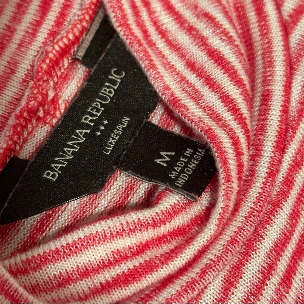 Banana Republic Mock Neck  Tank Size M Red White Stripes - Picture 2 of 15